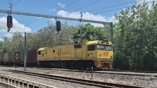 2833 on y279 crawling through auchenflower station [upl. by Keiryt]