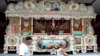 89 key Gavioli et Cie fairground organ quotDiamond Jubileequot plays Berliner Luft [upl. by Ylicis496]