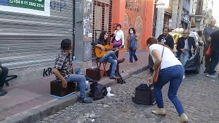 este artista callejero te dejara con la boca abierta Guitarrista flamenco Sensacional [upl. by Rengia]