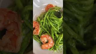 Linguini with shrimps 🍤🥗🥚 shorts youtubeshorts food cooking [upl. by Iznil886]