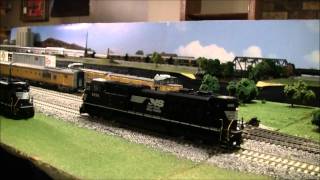 Athearn Genesis SD70M2 review HO Scale [upl. by Goles184]