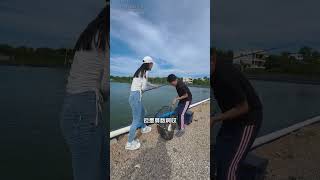 美女釣魚差點把自己搭進去！ shorts fishing 釣魚 funny [upl. by Delle]