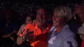 Tino Martin – Laat Me Leven Viva Las Vegas Live in de Ziggo Dome 2022 [upl. by Sikata]