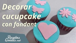 Decorar Cupcake con fondant [upl. by Aicilyt]