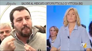 Salvini prende il microfono e simprovvisa inviato speciale quotmungere una vacca è un dirittoquot [upl. by Card]