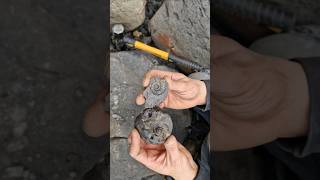 Splitting a grammoceras ammonite fossil find from Ravenscar Yorkshire coast fossilhunting [upl. by Mccullough274]