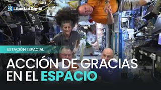 Los astronautas estadounidenses de la Estación Espacial Internacional celebran Acción de Gracias [upl. by Christye]