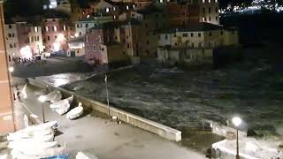 Mareggiata con vento di libeccio a Genova Boccadasse e in corso Italia [upl. by Aneeroc]