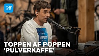 Simon Kvamm fortolker Katinka Bjerregaards Pulverkaffe  Toppen af poppen  TV 2 PLAY [upl. by Bacchus635]