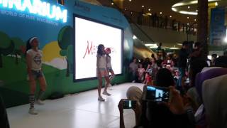 Naura nyanyi di cinere bellevue mall lagu quotpanca inderaquot [upl. by Barimah]