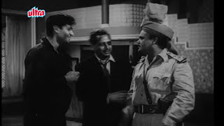 पुलिस के सामने डांस पुलिस जाने के बाद मार पिट  इशारा मूवी का कॉमेडी सीन  Black And White Movies [upl. by Koenraad594]