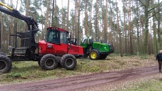 Harvester John Deere 1270e u Forwarder Komatsu 8404 Trailer [upl. by Mayhew]