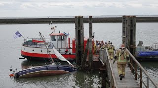 Zeilboot gezonken in haven bij Zierikzee [upl. by Coster]