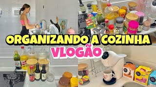 VLOGÃO ORGANIZANDO A COZINHAcolocando tudo no lugar tirando das caixas📦🏠💖✨ [upl. by Amarillas216]