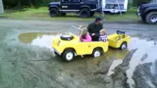 Toylander stuck in mud  winched by a Disco [upl. by Bridie]