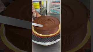 Torta Sacher  Quer aprender essa ganache Blend Clica no primeiro comentário [upl. by Casabonne]