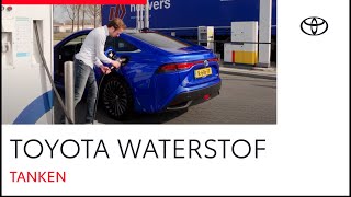 Toyota waterstof – Zo werkt het tanken [upl. by Htilil839]