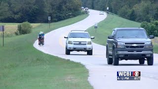 Four cyclists make their way up Trace for kidney donation awareness [upl. by Ahsoik905]