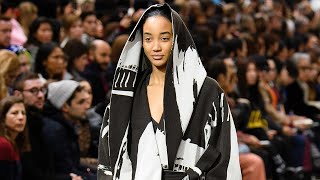 défilé issey miyake automne hiver 2020 2021 [upl. by Safier]