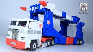 【G1 Transformer Toy】Happy Holidays Masterpiece Ultra Magnus Is it better than Studio Series MP22 [upl. by Maybelle]