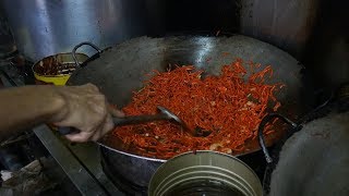 INDIAN FRIED RED NOODLES • Mee Goreng【印度炒面】 [upl. by Yroffej]