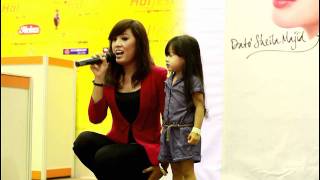 Price Tag  Shila Amzah HalFest2011 [upl. by Oiluig]