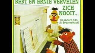 Bert amp Ernie en de Alfabetmars Dutch Sesame Street [upl. by Freya]