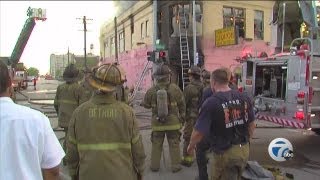 2 firefighters injured in Detroit fire [upl. by Lebna]