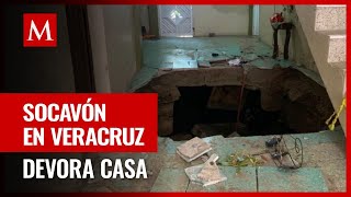 Socavón se traga parte de una casa en Las Choapas Veracruz [upl. by Ahsennod22]