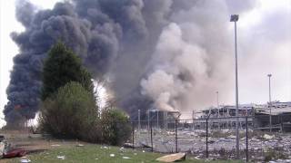 Buncefield explosion  eye witness account [upl. by Lezlie]