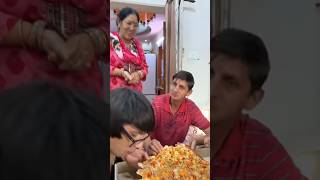 Itna bada pizza 🍕🍕 family vlog love minivlog birthday comedy pizza [upl. by Komara]