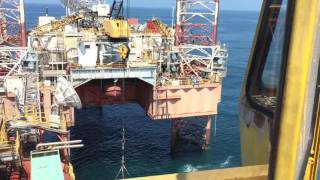 Crane operator offshore operador de grua no mar [upl. by Shaylah]