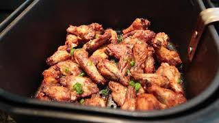 CRISPY AIR FRYER CHICKEN WINGSMAES KITCHEN [upl. by Annoet]