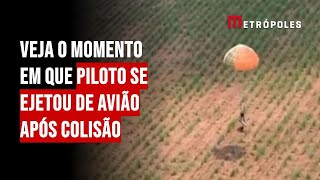 Veja o momento em que piloto se ejetou de avião após colisão [upl. by Lrig]