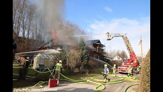 Landkreis Günzburg Wohnhausbrand in Waldstetten – 1 Toter aufgefunden [upl. by Ziladnerb]