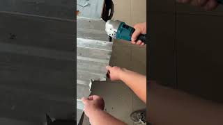 SNUOK Cordless Brushless 16 Gauge Power Nibblers Rechargeable 21V 16 Gauge for Metal Cutter 1900SPM [upl. by Annoik]