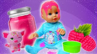 Baby Annabell doll needs help A toy for the baby doll Baby Reborn doll feeding time amp bath time [upl. by Alissa883]