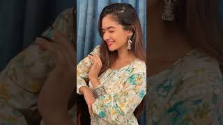 moto song😜🌹Anushka sen new beautiful picture😲✨anushkasen status video💫❤️shorts viralvideostatus [upl. by Cherin]