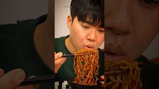 EATING SPICY BLACK BEAN NOODLES WITH FRIED EGG AND GREEN ONION KIMCHI shorts mukbang noodles [upl. by Yadseut391]