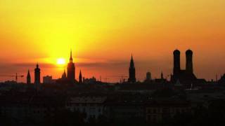 Münchner Dom Teilgeläut a°  d¹  e¹ [upl. by Elnora]