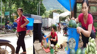 Starting a new day 33yearold infertile woman chops bananas and picks melons to sell at the market [upl. by Noyek762]