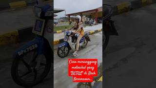 Teknik Menunggang motosikal yang quotBETULquotketika di Brek Kecemasanmotorcyclelikedrivingschoolviral [upl. by Cousins789]