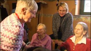 Des animaux au home pour stimuler les seniors [upl. by Llorrad]