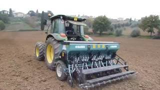 Nuova Seminatrice Regina Modello quotPLUSquot  New Model of Regina Seed drill quotPLUSquot [upl. by Cadel]