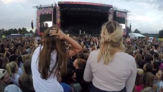 Sia live at V Festival  Diamonds [upl. by Broadbent]