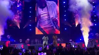 Fally Ipupa feat Tayc  suis moi en Live au concert à Paris La Défense arena [upl. by Eul]