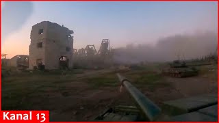 A Ukrainian tank enters the area where the Russians are hiding and opens fire [upl. by Thecla]