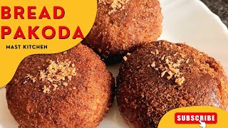 Easy Bread Pakoda recipe in Bengali 😋👌🏻Bread pakoda Easy Snacks Mast kitchen 👌🏻👌🏻 [upl. by Meeharb]