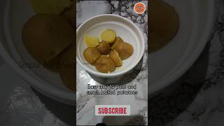 Easy way to peel and smash boiled potatoes kitchenhacks kitchentips  potatoskins shorts [upl. by Kimmy681]