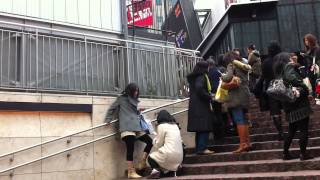 東京 地震 2011年3月11日 赤坂bizタワー 2 20110311 [upl. by Lytton529]